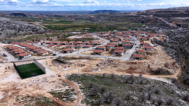 Bakan Kurum'dan milli maç öncesi Zey Köyü'nden anlamlı paylaşım